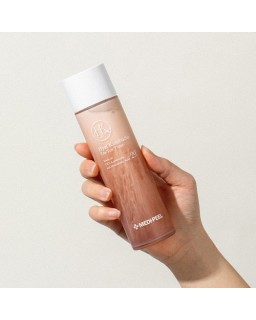 The toner with Kombucha Moisture Essence and Hyaluronic Acid