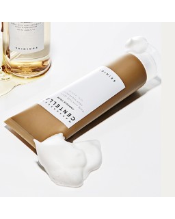 A rich, foaming cleanser with the ideal pH level of 5 effectively removes makeup and impurities without stripping the skin