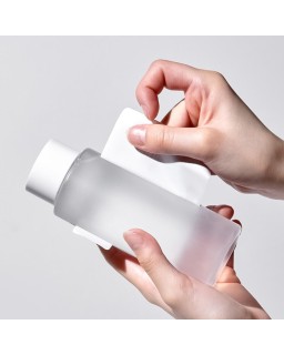 Restorative toner for rejuvenation and hydration with lactobacilli, collagen and peptides.
