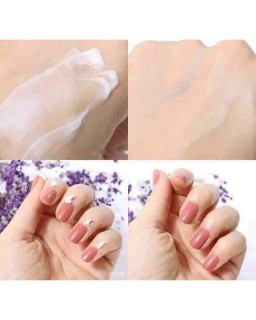 This hand cream restores moisture to dry, chapped hands brightens skin with porcelain white tone in one application.