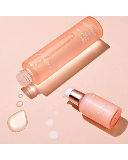 This serum is enriched with Triple Collagen Complex to improve skin suppleness while giving skin a glowy finish.
