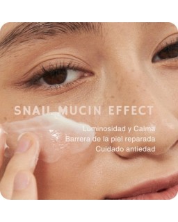 A multi-function facial cream enriched with Snail Mucin to moisturize and regenerate the skin.