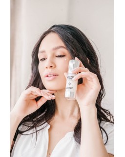 An anti-wrinkle eye serum with peptides