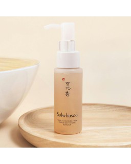 A gel cleanser that gently pulls dirt, makeup, and grime from pores while softening skin